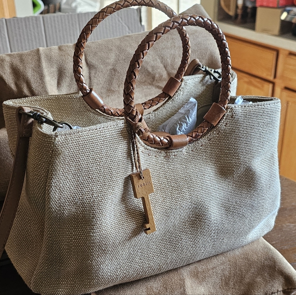 Fossil Vintage Handbag with Saddle Leather Details